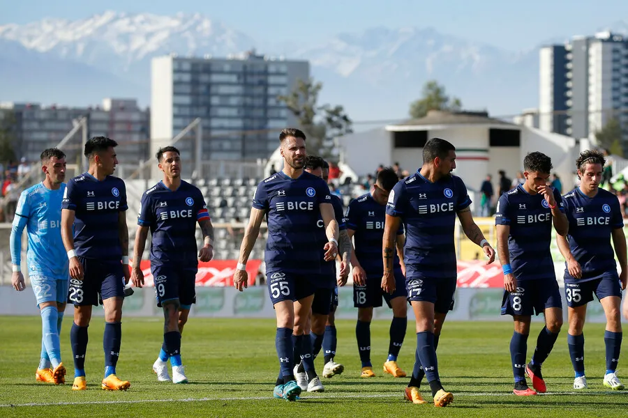 La UC sufrió una fea caída ante Palestino. | Foto: Photosport