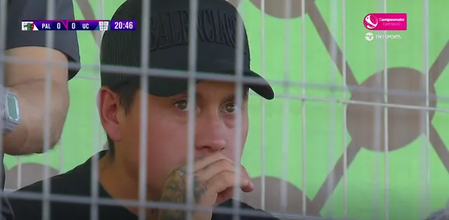 Castillo viendo el duelo entre los Cruzados y los Árabes | Foto: Captura