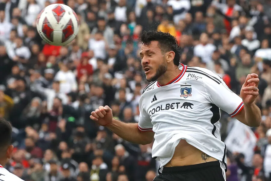 Ramiro aconseja a las nuevas generaciones albas. | Foto: Photosport