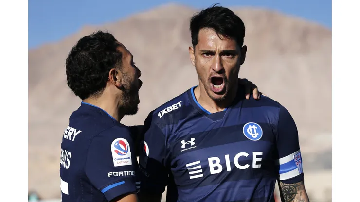 Fernando Zampedri hace 5 partidos que no convierte en la UC y él con sus compañeros no levantan el nivel (Photosport)