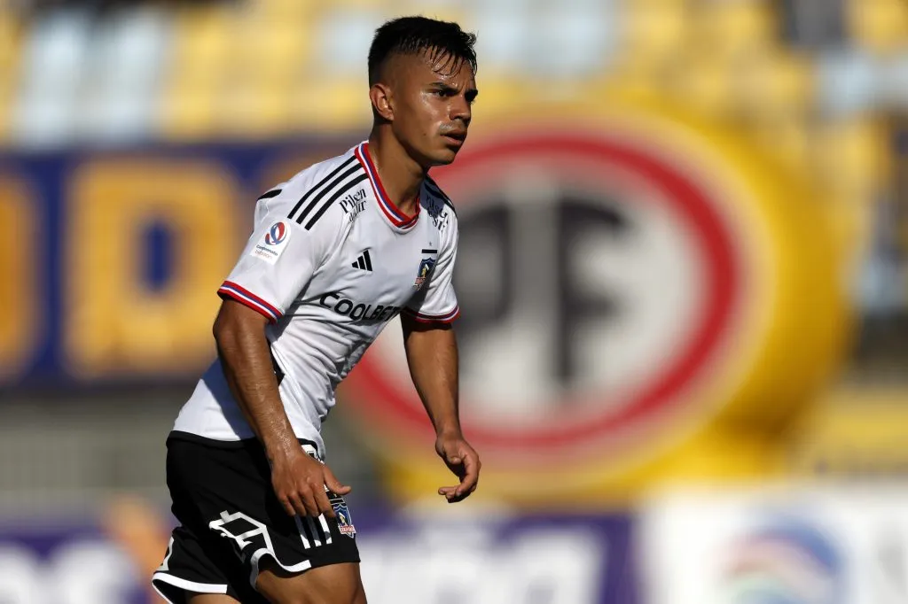 Vicente Pizarro es uno de los jugadores del fútbol formativo de Colo Colo que está totalmente incorporado en el primer equipo (Foto: Photosport)