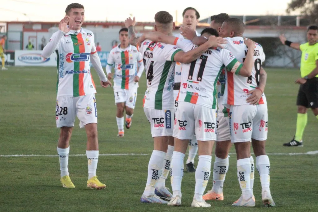 Cobresal supera ampliamente a Magallanes en El Salvador (Foto: Photosport)