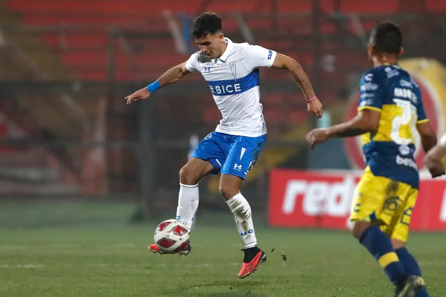Saavedra coquetea hace un tiempo con salir de la UC. | Foto: Photosport