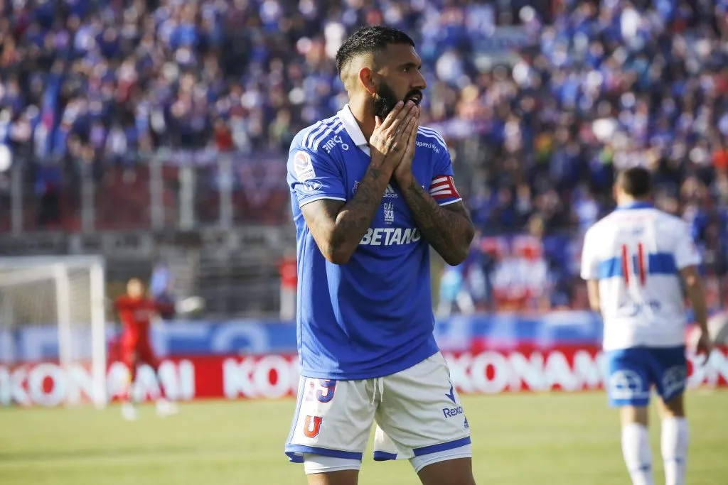 Ronnie Fernández vivió un complicado año 2022 en la Universidad de Chile (Foto: Photosport)