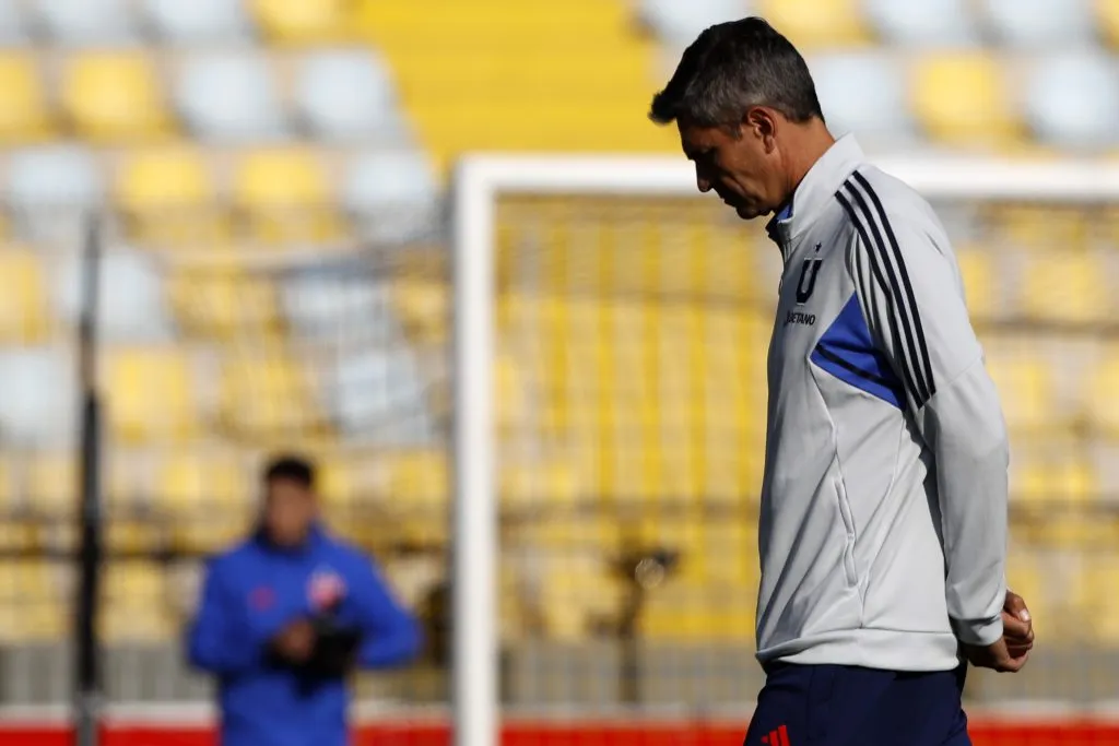 El entrenador argentino Mauricio Pellegrino camina por la cornisa | FOTO: Andres Pina/Photosport