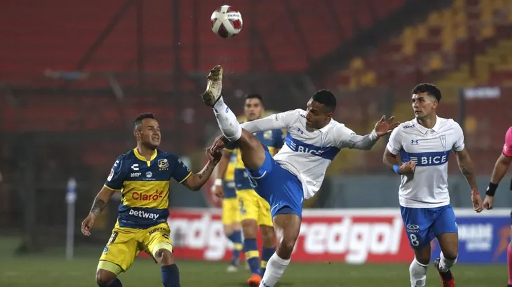 Un emblemático ex Universidad Católica no resiste el nivel del equipo y reconoce que la UC lo hace dormir
