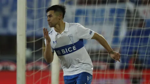 Alexander Aravena continuará en la Universidad Católica, ya que los Cruzados rechazaron a un club importante de Europa