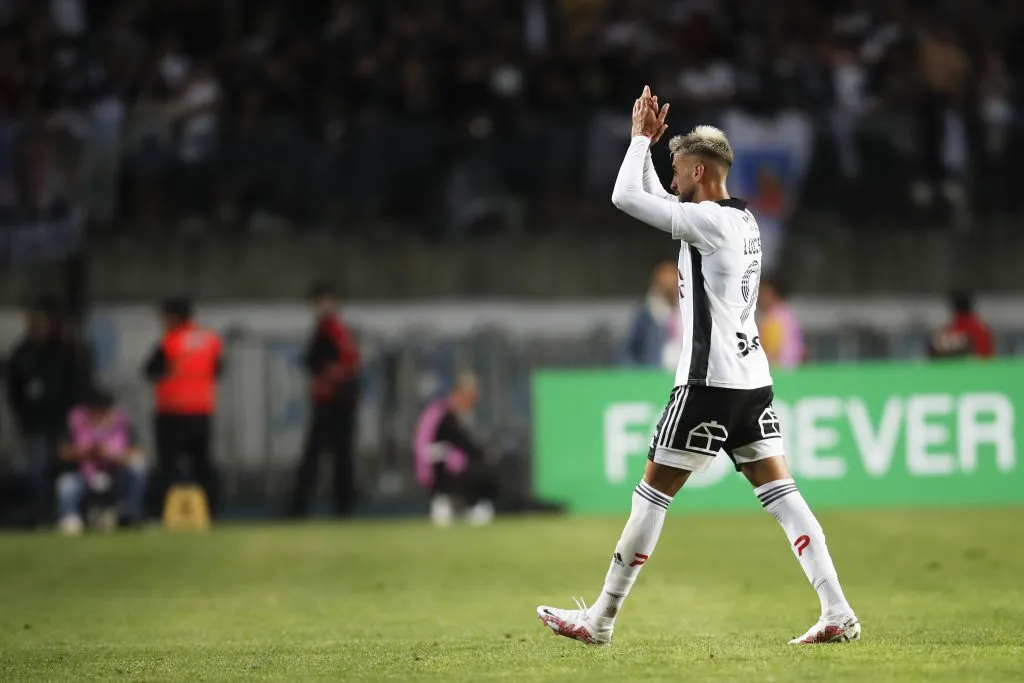 Lucero se fue duramente criticado por los hinchas albos | FOTO: Javier Vergara/PHOTOSPORT