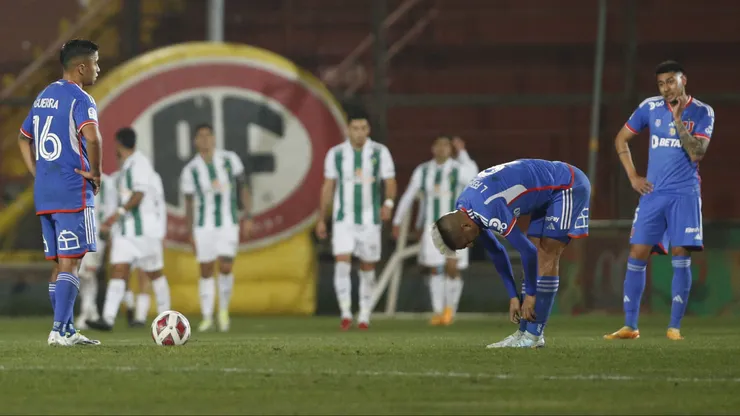 Un ex goleador de Universidad de Chile culpa a los jugadores del mal momento azul en Primera División