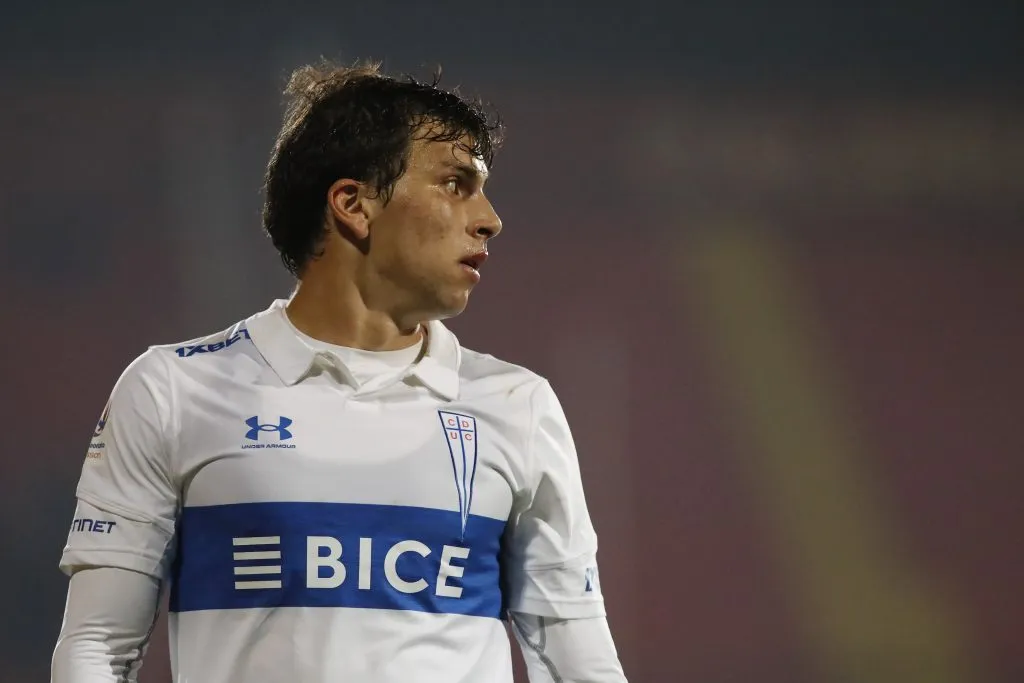 Tapia no ha podido tener un buen rendimiento en la UC | Foto: Photosport