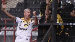 Rodrigo Holgado Masterclass con su celebración y finalmente se ve cómo queda la foto del festejo en la cancha