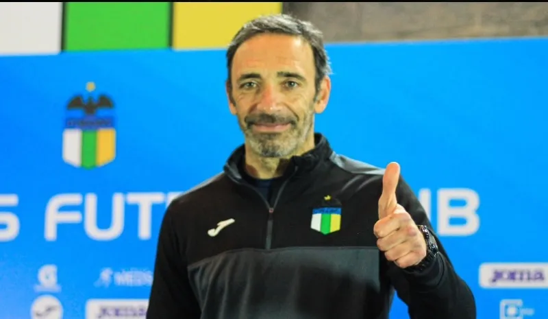 Azconzábal en su presentación (O’Higgins)