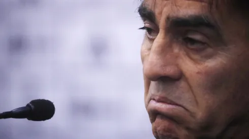 Gustavo Quinteros deja fuera a cinco jugadores para el partido de Colo Colo ante Everton en Viña del Mar (Foto: Photosport)