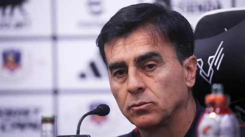 Gustavo Quinteros deja en el aire su continuidad en Colo Colo