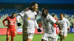 Paolo Guerrero dejó a Colo Colo sin sus goles y el Depredador ahora rompe redes en la Liga Deportiva Universitaria en la Sudamericana