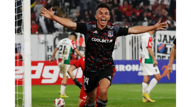 Vicente Pizarro le dio el triunfo a Colo Colo con su primer gol en el profesionalismo (Foto: Photosport)