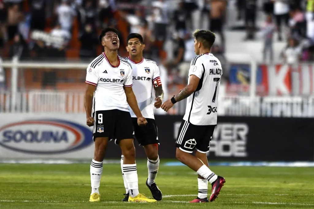 Pizarro celebrando uno de sus tantos con la camiseta del Cacique | FOTO: Alejandro Pizarro Ubilla/Photosport
