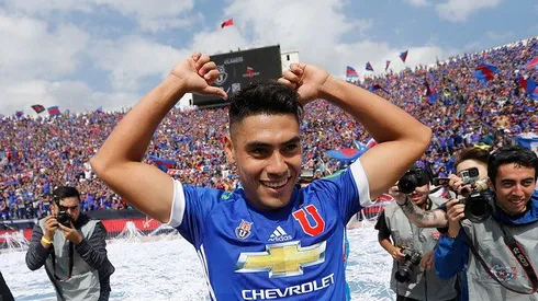 Hinchas de la U se confunden con el saludo de cumpleaños a Felipe Mora