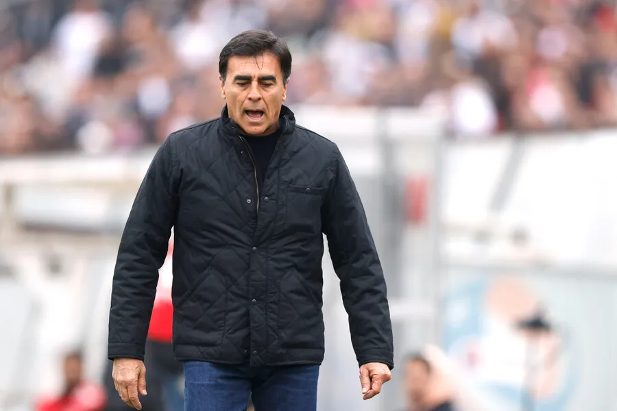 ¿Tambalea Quinteros? Pillo Vera se entusiasma con dirigir a Colo Colo. | Foto: Photosport