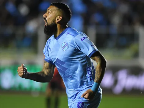 Ronnie Fernández brilla en triunfo de Bolívar ante el Athletico Paranaense de Arturo Vidal