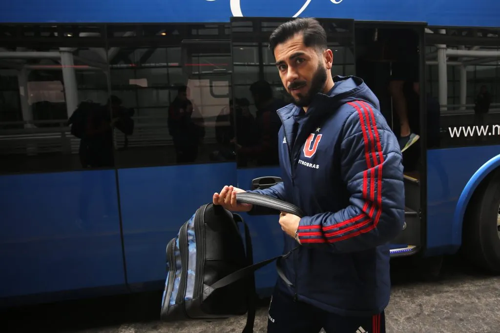 Johnny Herrera se llevaría a Gustavo Quinteros a la Universidad de Chile si sale de Colo Colo (Foto: Photosport)