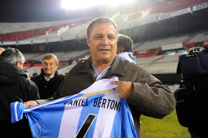 Daniel Bertoni no quiere ni a Luciano Cabral, ni a Pablo Galdames.