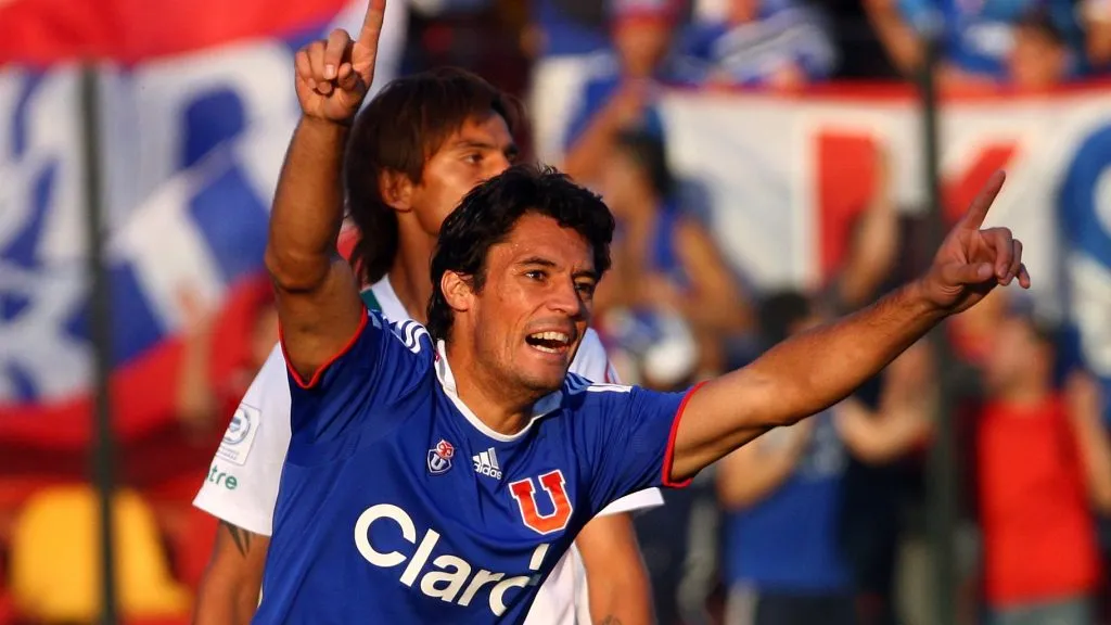 González sostiene que Pellegrino ya debe tener todo asumido en la U (Archivo)