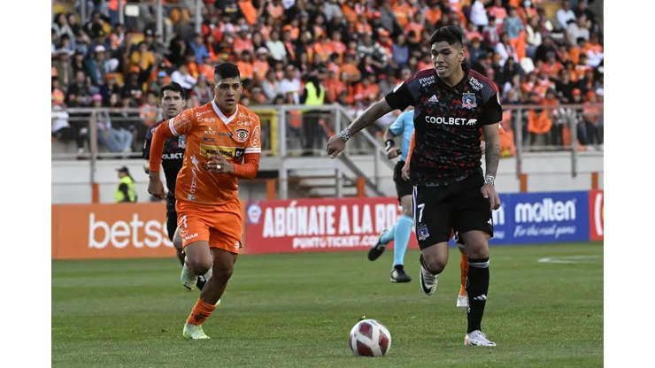 Carlos Palacios estará fuera por lesión en los próximos dos partidos de Colo Colo (Foto: Photosport)