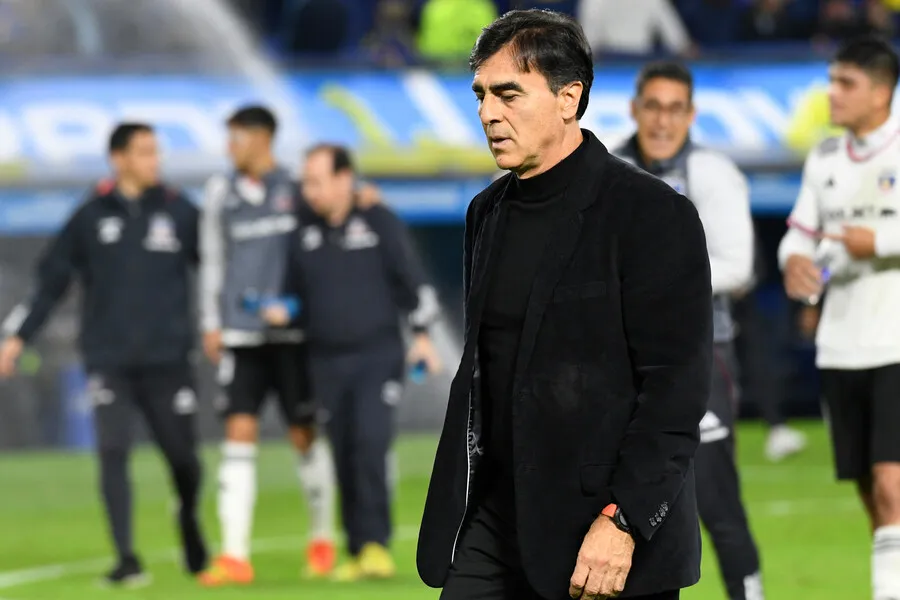 Quinteros podría tener un refuerzo para Colo Colo | Foto: Photosport
