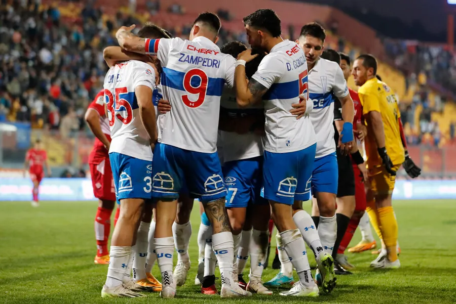 En la UC esperan poder sumar una alegría ante Colo Colo | Foto: Photosport
