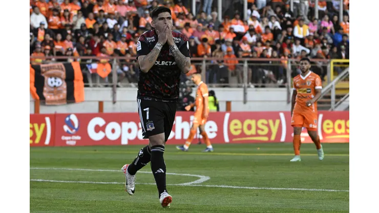 Carlos Palacios salió por molestias físicas en Colo Colo (Foto: Photosport)