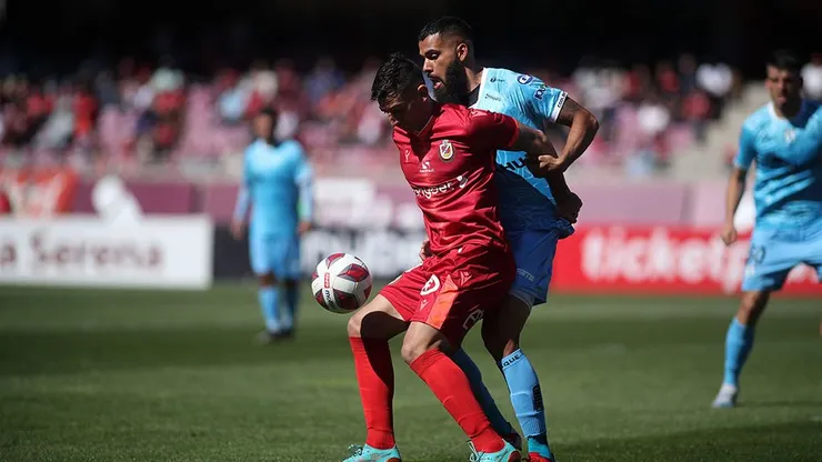 La Serena alineó a un jugador que estaba suspendido y eso le puede costar perder los puntos ante Iquique en la lucha por la Primera B