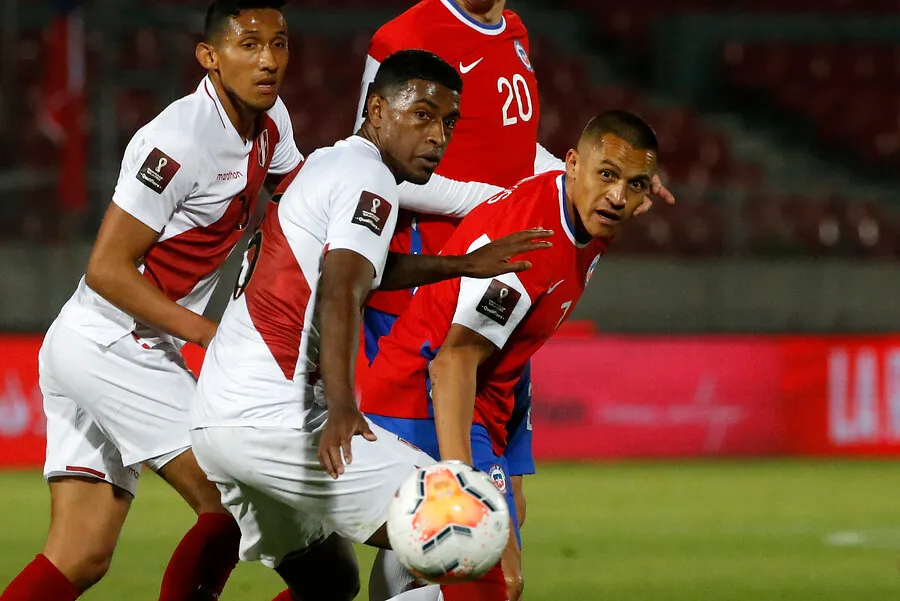 Chile se impuso a Perú la última vez que se enfrentaron en Santiago. | Foto: Photosport