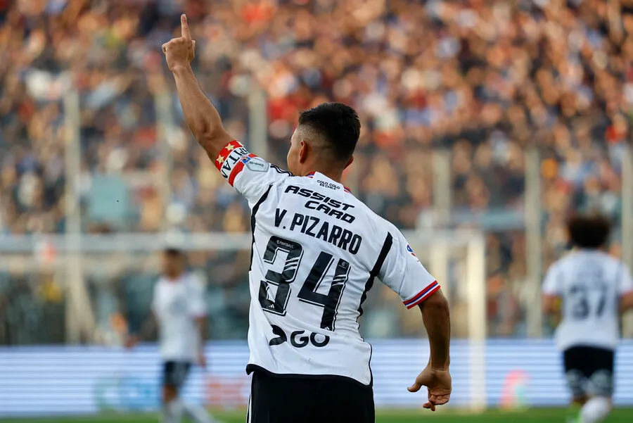 Pizarro se ha consolidado en el mediocampo de Colo Colo | Foto: Photosport