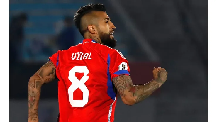 Arturo Vidal elogia a joven futbolista de Colo Colo (Foto: Photosport)