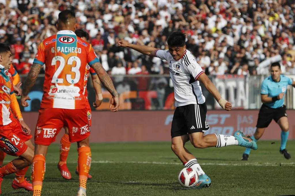 Damián Pizarro tuvo una gran actuación en Colo Colo (Foto: Photosport)