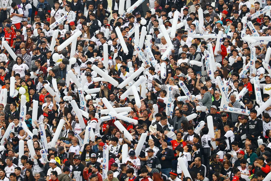 El hincha albo se vuelve a ilusionar. | Foto: Photosport