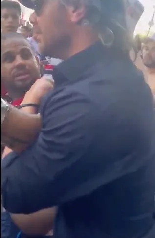 Momento en el cual, Lugano atrapa al antisocial con el deseo de entregarlo a la policía (Captura)