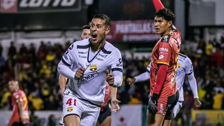 Video: El alocado festejo de ex DT de la U