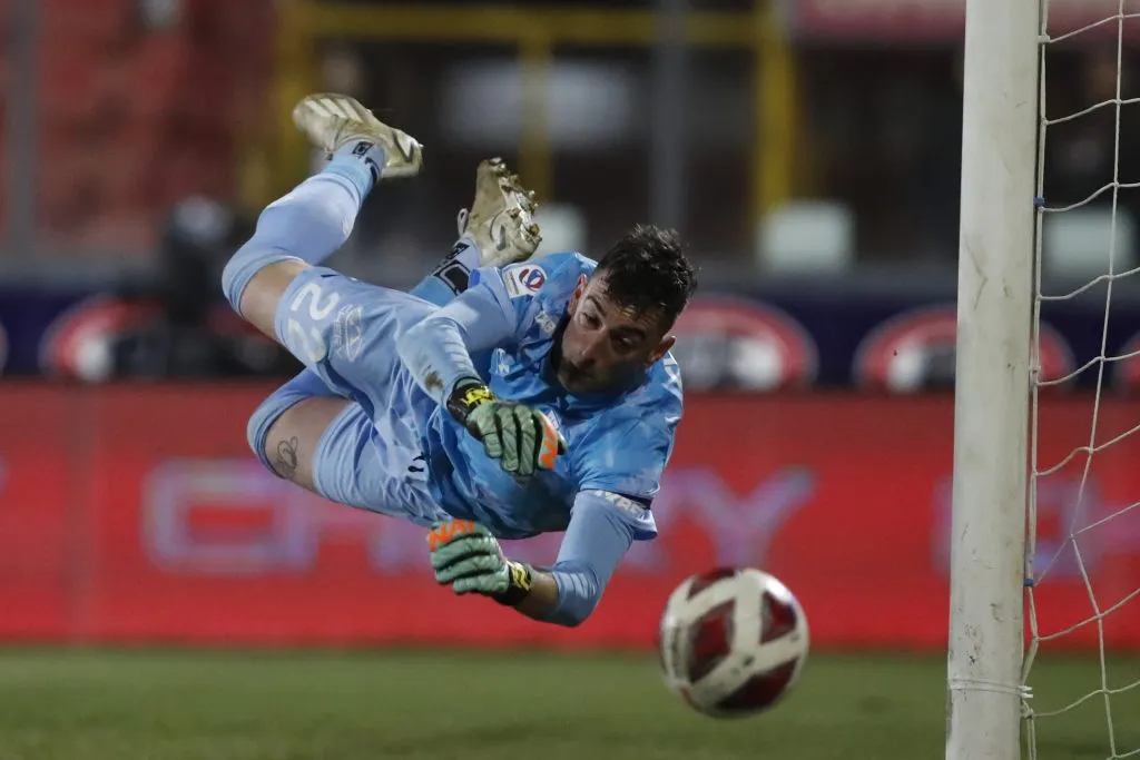 Peranic tuvo varias atajadas importantes ante La Academia | FOTO: Jonnathan Oyarzun/Photosport