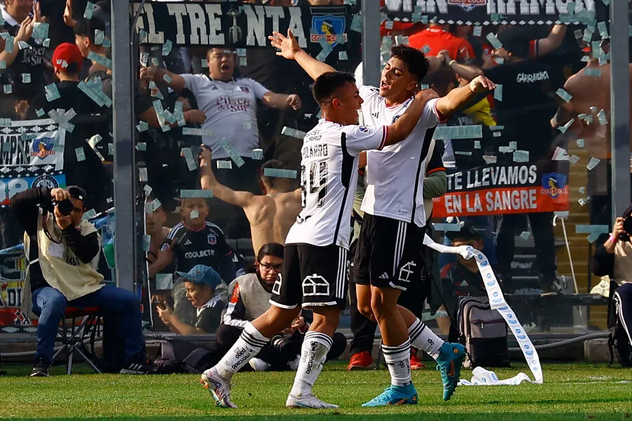 Pizarro se destapó con dos goles ante Cobresal. | Foto: Photosport