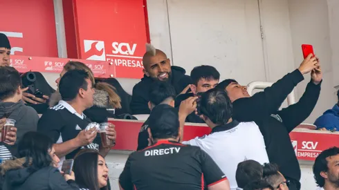 Arturo Vidal conversó con el entrenador de Colo Colo (Foto: Guille Salazar)
