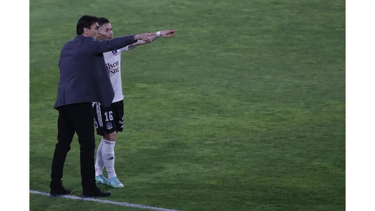 Gustavo Quinteros se refiere a la ausencia de Óscar Opazo en el plantel estelar de Colo Colo.