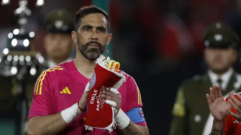 Claudio Bravo tendrá que volver a ver los partidos de Chile en televisión