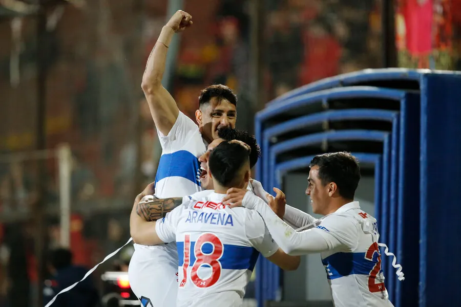 La UC no podrá contar con Zampedri y Aravena | Foto: Photosport