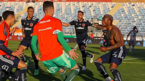 Figura azul recuerda el día que la U se salvó del descenso