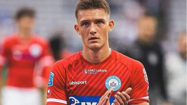 Oliver Sonne apura sus trámites de nacionalización para enfrentar a Chile en octubre.