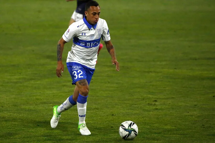 Orellana pasó sin pena ni gloria por la UC. | Foto: Photosport