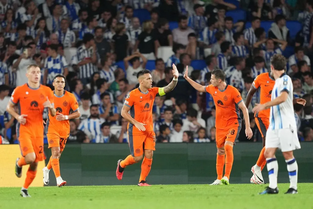 Alexis Sánchez -izquierda- estuvo en el empate 1-1 del Inter ante la Real Sociedad (Getty)