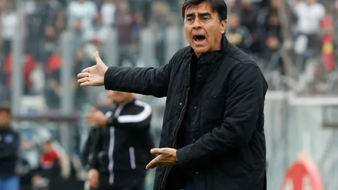 Gustavo Quinteros no siente responsabilidad de salir campeón en Colo Colo
